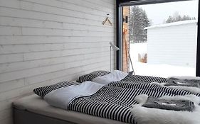 Willa Rauha 1B, minikoti saunalla, parkkipaikka ja rauhallinen sijainti